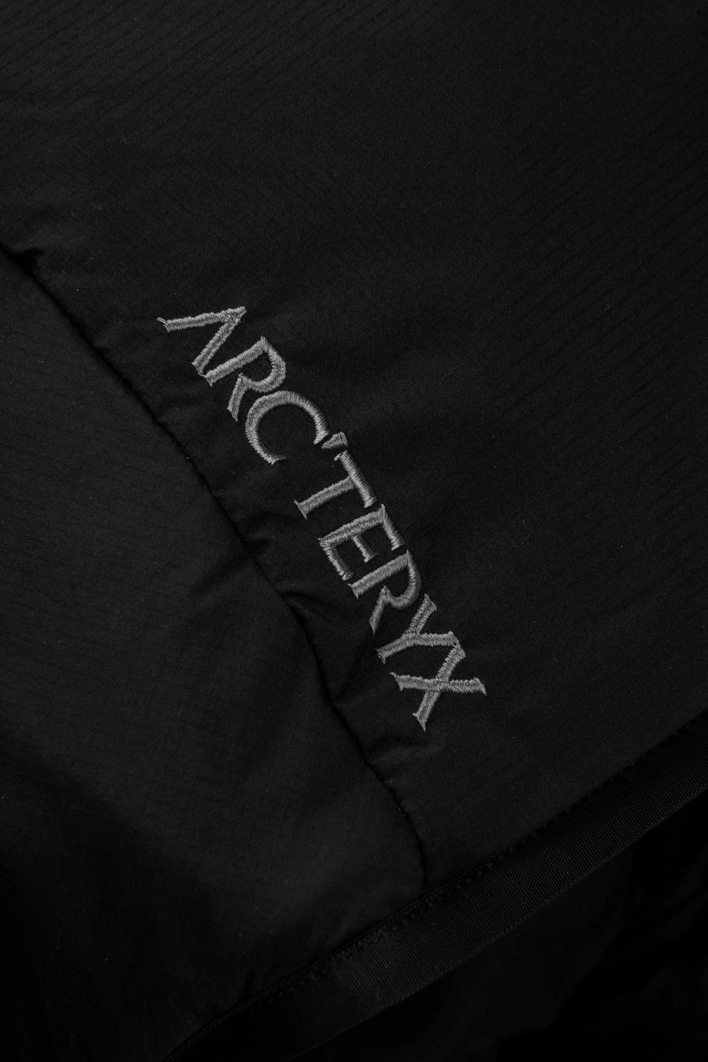 Arc'teryx Atom Hoody 'Black'-thumbmail-7