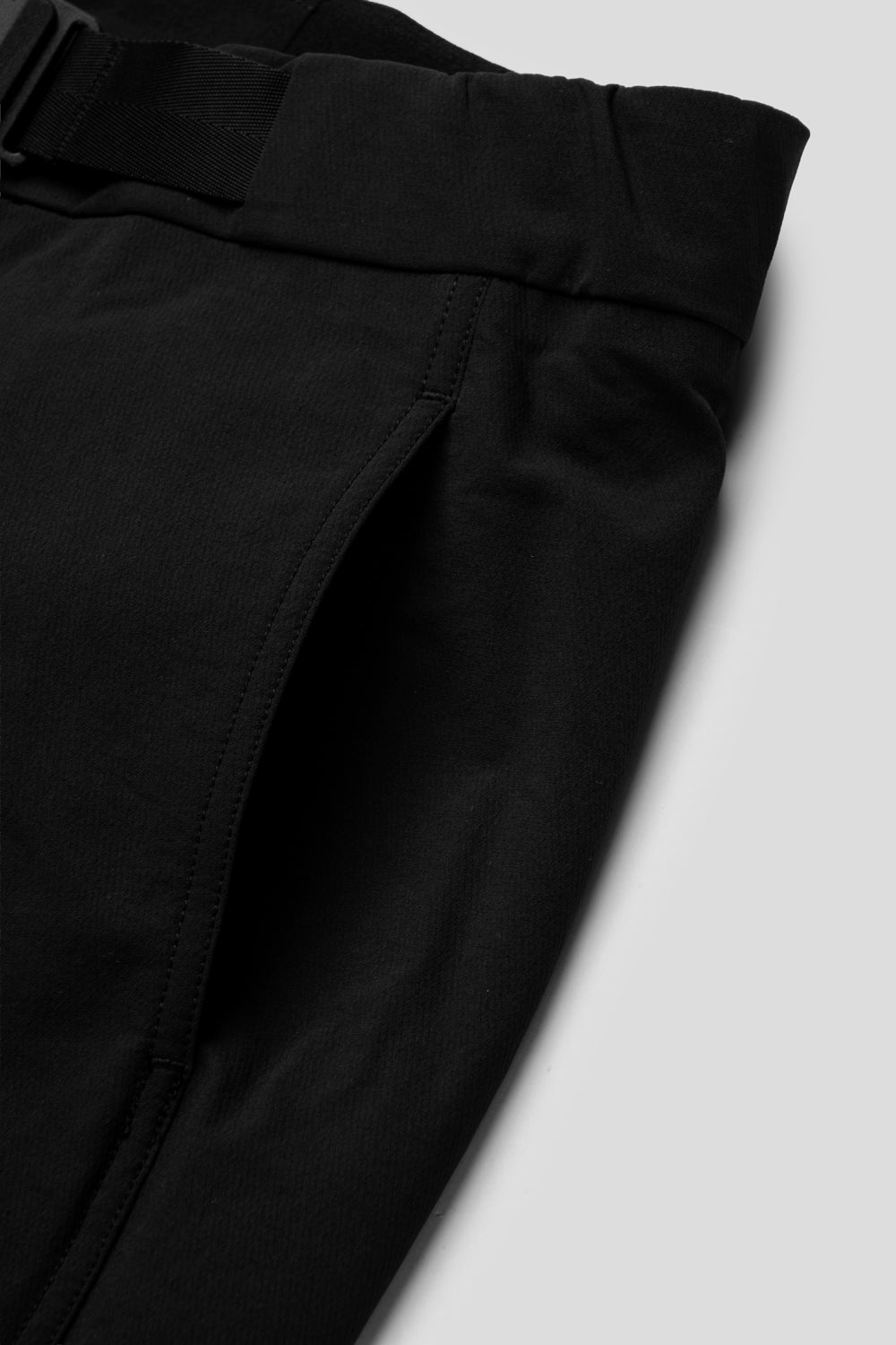 Arc'teryx Women's Nia Pant 'Black'-thumbmail-3