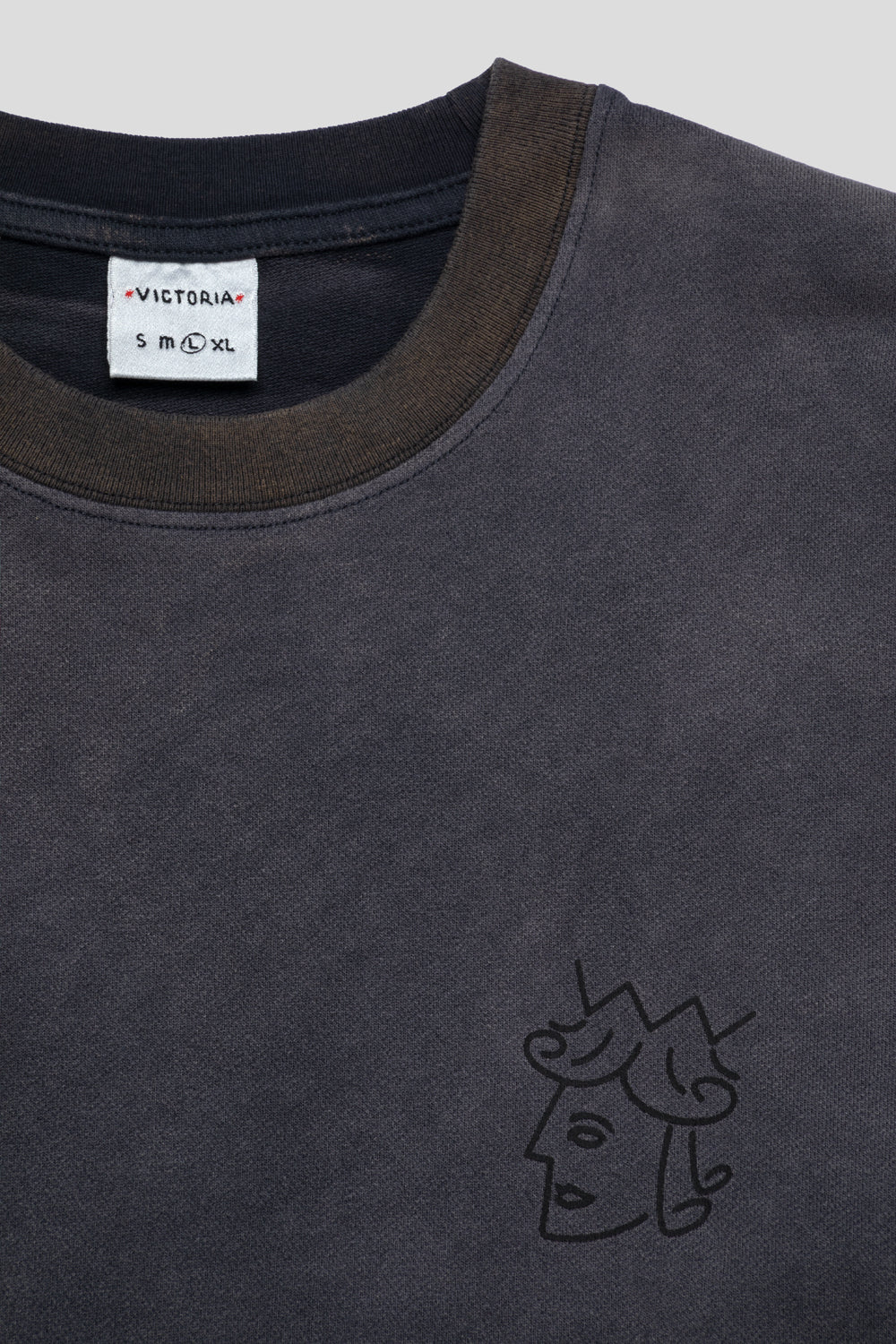 Victoria Sunfaded Queenhead Longsleeve Tee 'Faded Black'-thumbmail-6