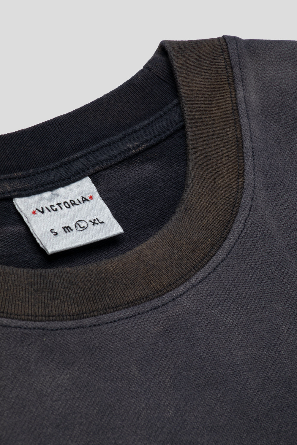 Victoria Sunfaded Queenhead Longsleeve Tee 'Faded Black'-thumbmail-5