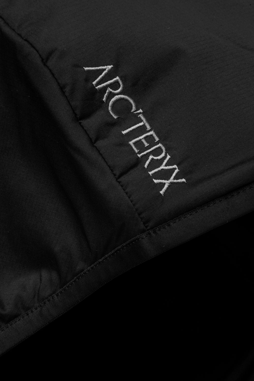 Arc'teryx Women's Atom Hoody 'Black'-thumbmail-10